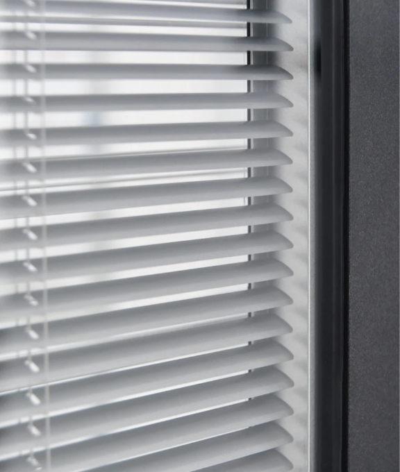 sliding-door-with-control-blinds