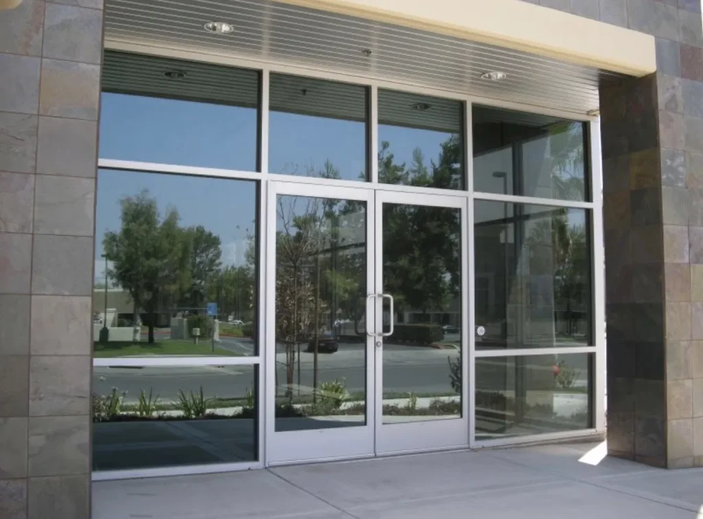 Commercial-aluminum-storefront-door-with-high-quality-hardware
