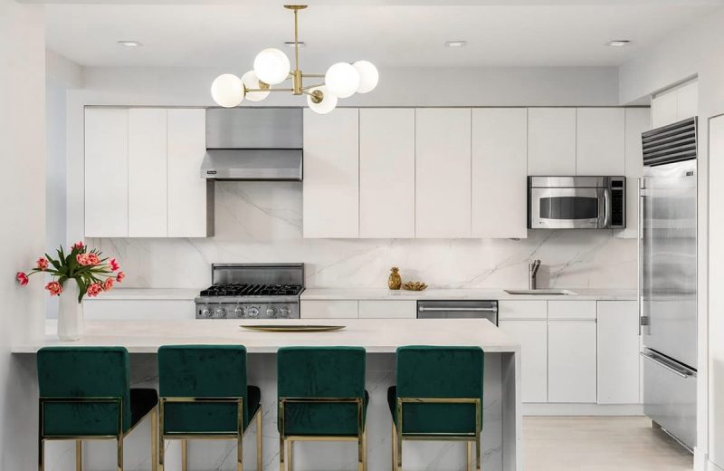White Modern Kitchen with Marble Details